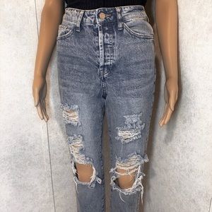 Distressed High Rise Blue Jeans !